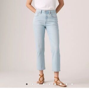 Levi’s 501 cropped 28x26 light blue denim
